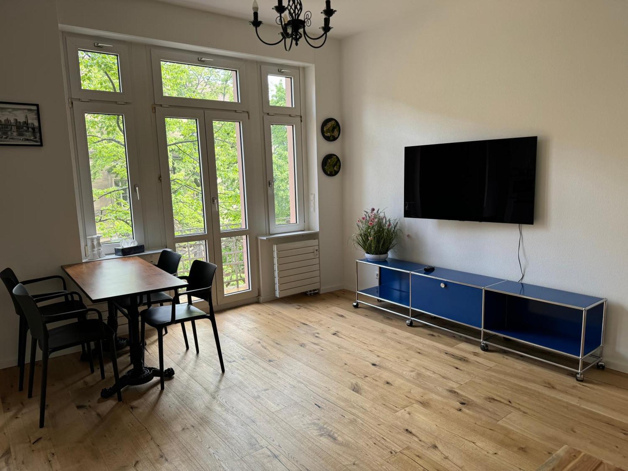 Luxurioes Kernsanierte Altbauwohnung