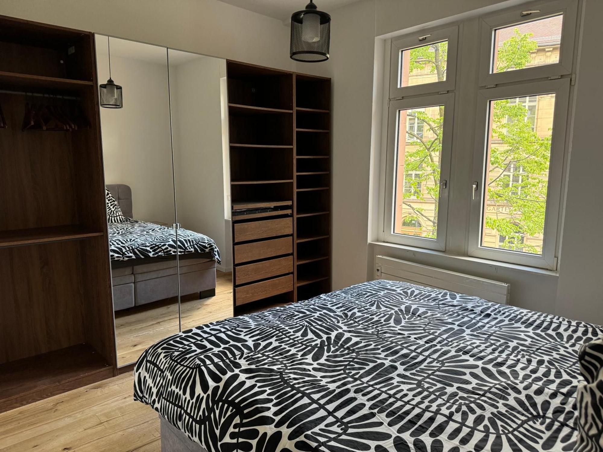Apartment Luxurioes Kernsanierte Altbauwohnung *