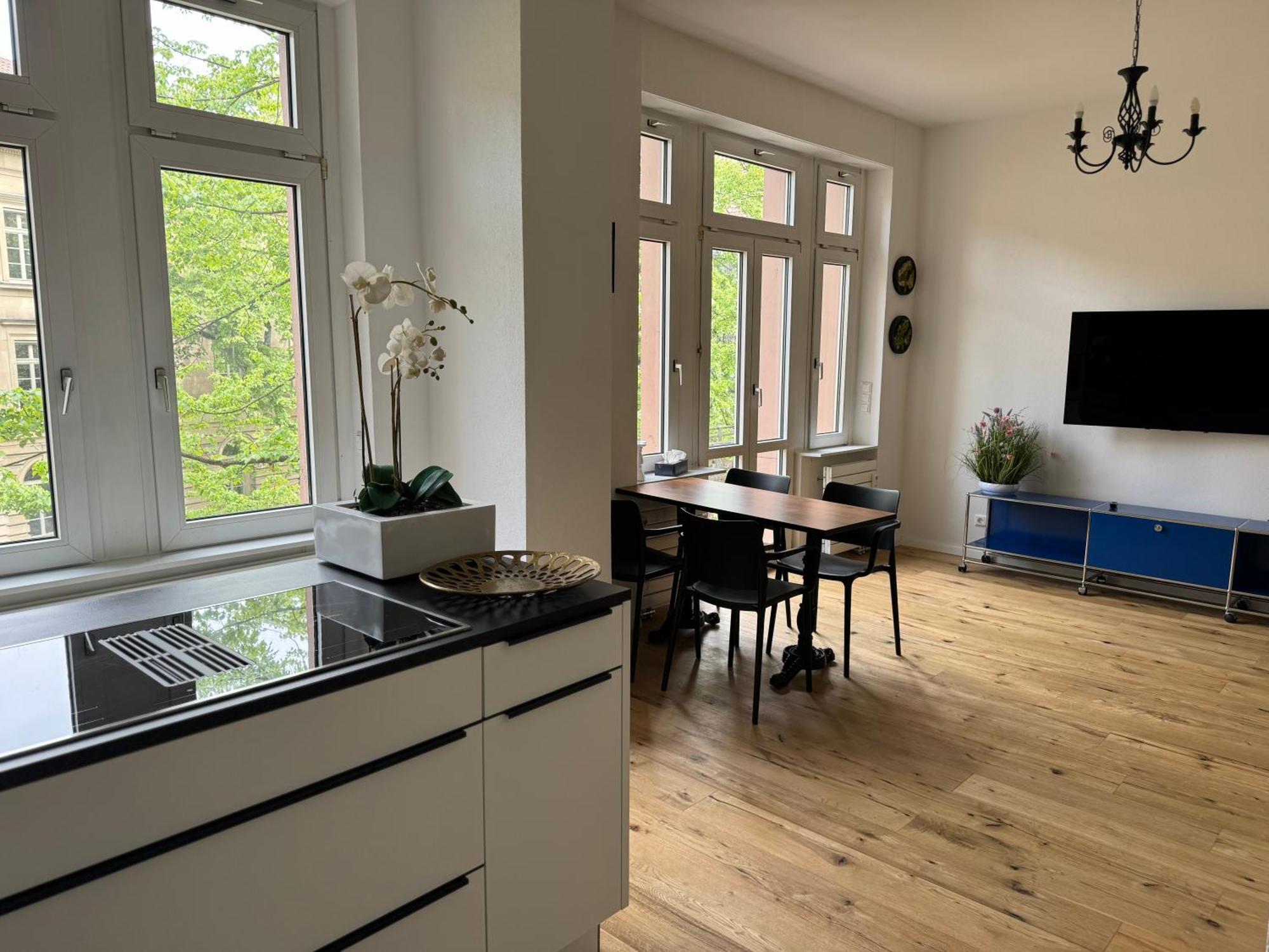 Luxurioes Kernsanierte Altbauwohnung Karlsruhe